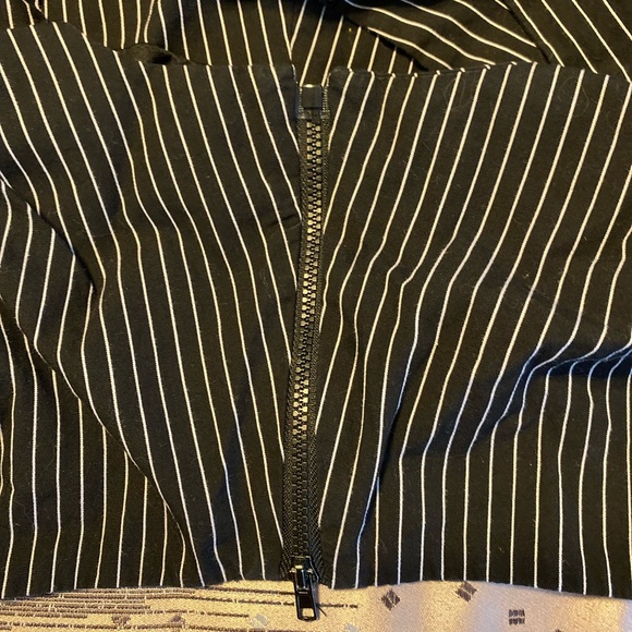 Pin Stripe Crop Top S - Picture 5 of 9